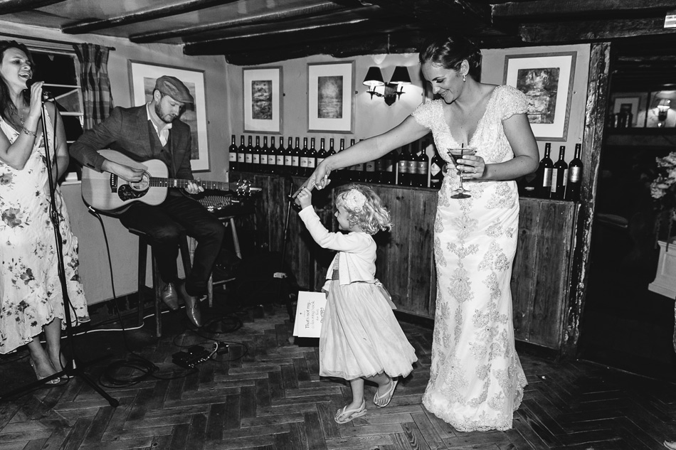 Henley on Thames wedding photographer Crooked Billet pub 