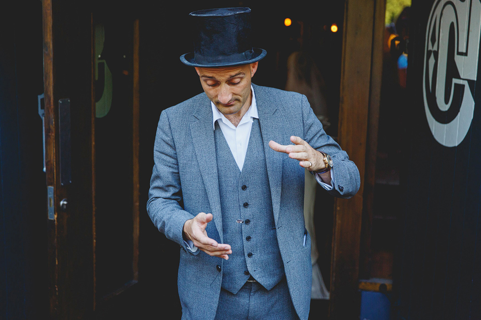 London wedding photographer Magician