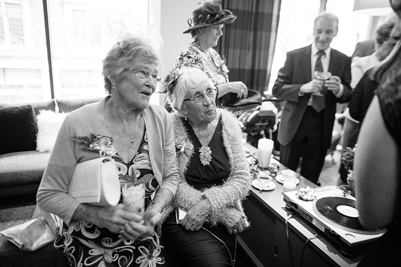 SOUTH_PLACE_HOTEL_WEDDING_PHOTOGRAPHER_070